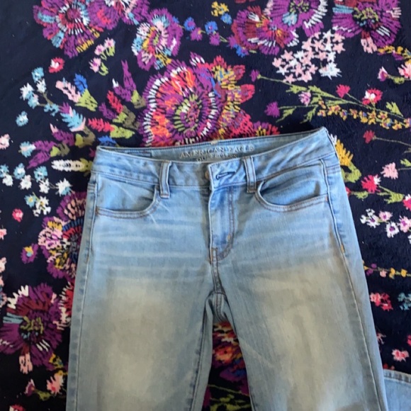 American Eagle Light Wash Jeggings - Picture 2 of 4